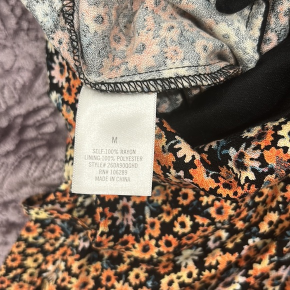Francesca’s Floral Jumpsuit, Size Medium - Picture 8 of 11